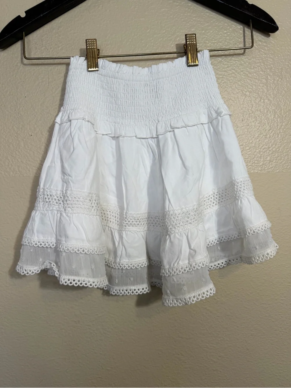 Girls Katie J NYC white Smocked Tiered Lace Skirt. Size small